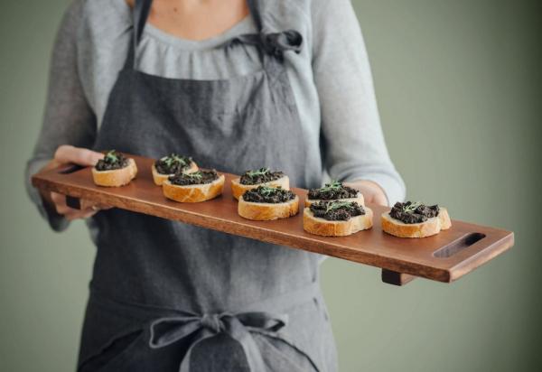 ASA SELECTION Schneidebrett ASA Selection wood Holzboard auf Füßen braun, Akazie