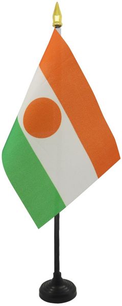 AZ FLAG - Tischflagge Niger - 15x10 cm Goldene Splitze - Nigrische Tischfahne 10x15 Cm - Flaggen