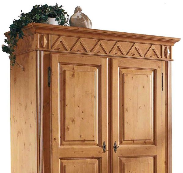 Pharao24 Garderobenschrank Susman aus Massivholz