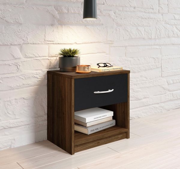 Stella Trading PEPE Nachttisch in Columbia Nussbaum Optik, Schwarz - Schlichter Nachtschrank mit einer Schublade passend zu jedem Bett & Schlafzimmer - 39 x 41 x 28 cm (B/H/T)