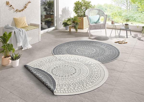 Northrugs Porto In- und Outdoor Teppich Rund – Runder Wendeteppich Wasserfest Mandala Design Flachgewebe Teppich Wetterfest für Balkon, Terrasse, Garten, Wohnzimmer in Grau Creme, ⌀140cm