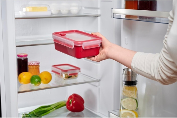 Emsa Mikrowellendose Clip und Micro 1,2l, Mikrowellengeschirr mit Deckel und Einsätzen, hygienisch, Frischhaltedose to Go, leichtes Öffnen, Kunststoff, Made in Germany, rot, 517775 Bild 5