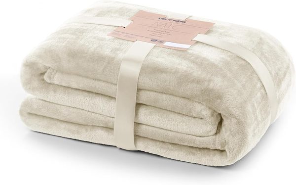 DecoKing Kuscheldecke 160x210 cm Creme Decke Microfaser Tagesdecke Fleece weich sanft kuschelig Ecru Ivory Elfenbein Cream Mic