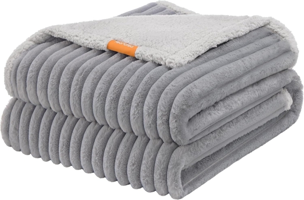 Feandrea Hundedecke, wasserdichte Decke, XL, 152 x 127 cm, für mittelgroße, große Hunde, beidseitig verwendbar, Hundesofa waschbar, taubengrau-hellgrau PPBDE036G01