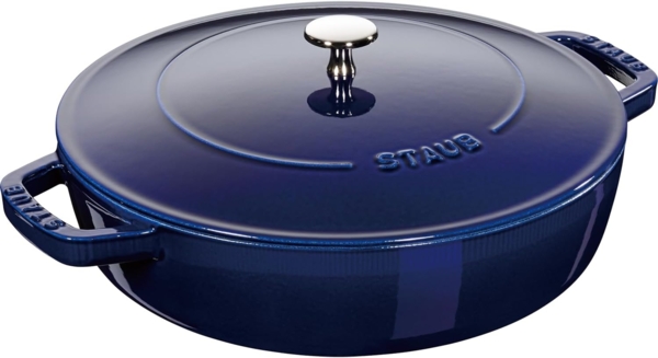 STAUB Gusseisen Bräter, Chistera Tropfenstruktur im Deckel für optimale Befeuchtung/Aromaregen, Rund 24 cm, 2,5 L, Für alle Herdarten geeignet inkl. Induktion & Backofen, Dunkelblau