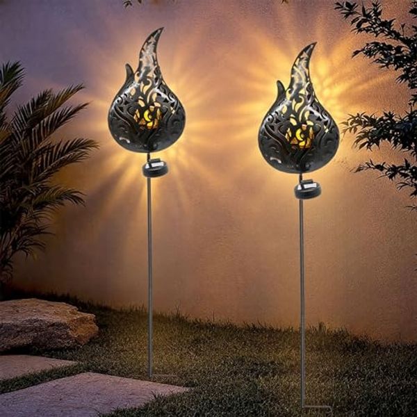 Spetebo LED Solarleuchte Gartenstecker Flamme mit LED Glaskugel - 2er Set, Solar betrieben, LED fest integriert, gelb, mit Flammenlicht