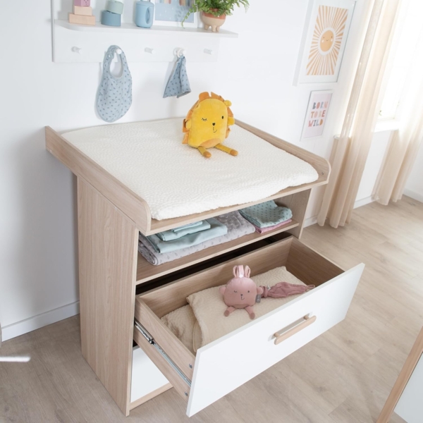 roba® Wickelkommode Cabane mit abnehmbaren Aufsatz - Mitwachsende Babykommode, Offenes Fach + 2 Schubladen mit Vollauszug - Holzgriffe - Weiß/ Eiche Bild 6