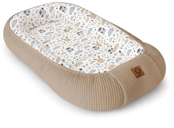 Babynestchen Neugeborene – Nestchen Baby aus Waffel Baumwolle & Baumwollstoff – Babynest für Babybett & Kinderbett – Baby Kokon Tragbar – OEKO-TEX zertifiziert – Zubehör für Babybett - Eulen und Braun