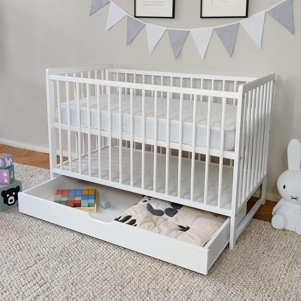 Babybett mit Schublade Kinderbett Gitterbett 60x120 höhenverstellbar & herausnehmbare Sprossen | weiss sehr stabil Made in Europe