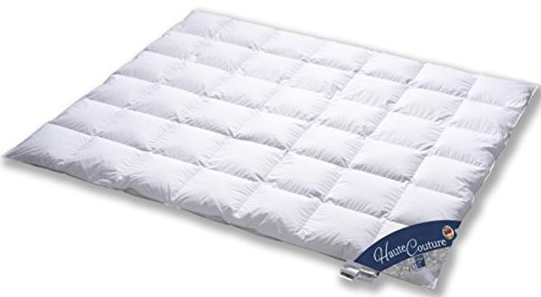Vitaschlaf Daunenbettdecke Vitaschlaf® Haute Couture Bettdecken für Sommer Winter Ganzjahresdecke, Füllung: weisse BAIKAL SCHNEEDAUNEN der Premiumklasse, 100% DAUNEN, alle Wärmestufen, Bezug: 100% Baumwolle aus feinster MACO Einschütte, Bettdecke 135x2...