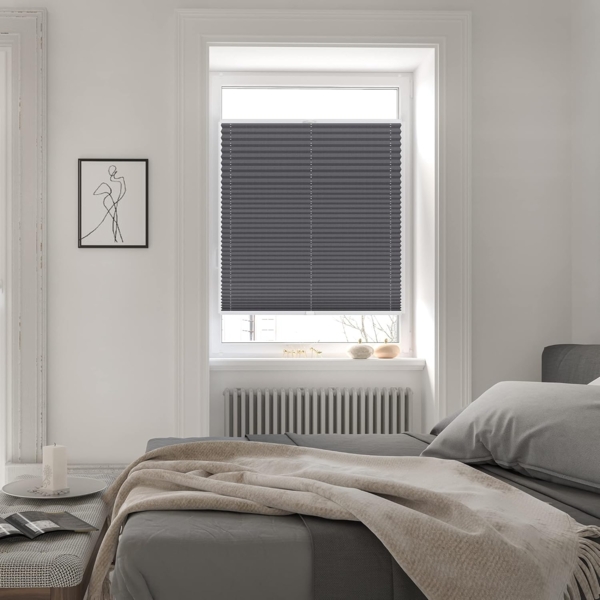 Lichtblick Sonnenschutzsysteme GmbH Verdunklungsplissee Helsingborg 45 cm x 130 cm (BxL) Anthrazit Verdunkelnd mit Thermofunktion; einfache Installation mit Klemmträgern; verspannt Bild 2