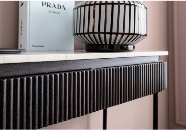 Kare Konsole Glenn, schwarz/grau/weiß, Flurkonsole, 2 Schubläden, Mango Massivholz, heller Marmorplatte, Naturstein, verdeckte Griffmulden, Riffeloptik, 80 x 100 x 32 cm (H/B/T) Bild 4