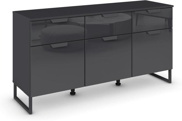 Rauch Möbel Modern by Aditio Sideboard, Kommode, Schubladenschrank, Lowboard, 3-türig, 3 Glastüren, 3 Schubkästen, Soft-close, Kufenfuß, Farbe Glas basalt/Grau metallic, 140 x 73 x 44 cm