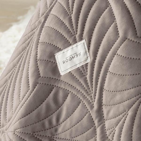 ROOM99 Feel Elegante Tagesdecke in Braun 220x240 cm Vielseitige Wohndecke als Bettüberwurf oder Sofaüberwurf Überwurfdecke für Bett und Sofa Steppdecke Stil Ideal als Bedspread Velvet Samt Bild 3