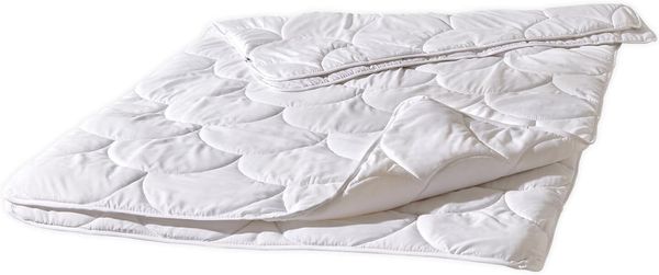 TRAUMSCHLAF Kunstfaserbettdecke 4-Jahreszeiten,Ganzjahres,Winter,Sommer, Füllung: 100% Polyester, Bezug: 100% Polyester, sehr guter Feuchtigkeitstransport