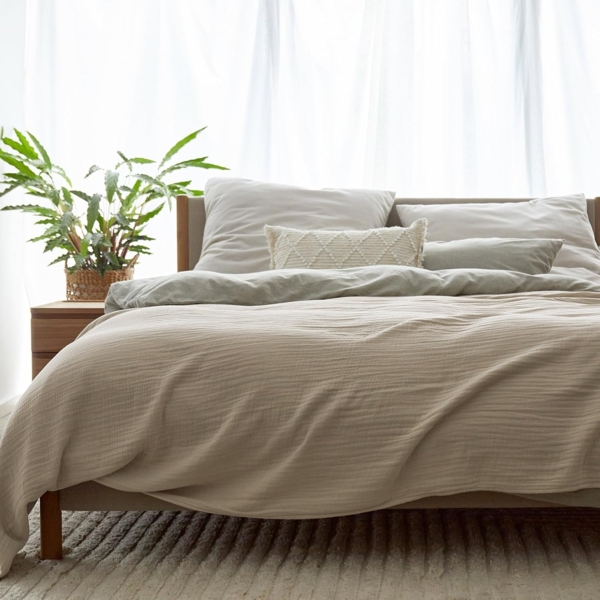 Urbanara Tagesdecke Cota Bettüberwurf, Schlichter, weicher Überwurf aus Baumwoll-Musselin