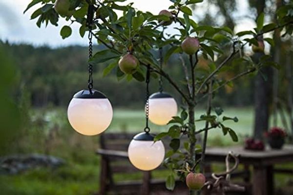 LED Solar-Hängeleuchtkugel Ø 10cm mit Metallkette 1 LED warmweiß