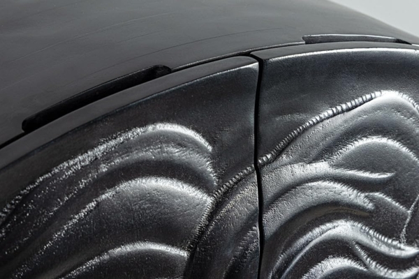 riess-ambiente Highboard LION 140cm schwarz /gold · runder Wohnzimmer-Schrank aus Massivholz (Einzelartikel, 1 St), 3D Schnitzerei · Löwenkopf-Design · handmade · 2 Türen & 6 Fächer Bild 6