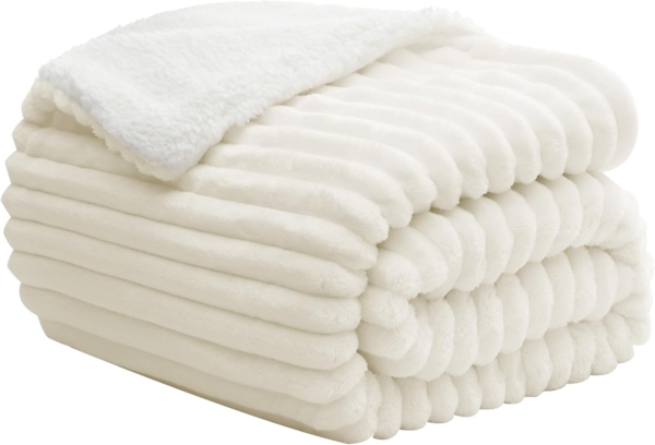 BEDELITE Kuscheldecke Flauschig Decke Klein - Dicke Sherpa Decken Cremeweiß 125x150 für Sofa, warme Cord Kuscheldecken Creme Weiss weiche Fleecedecke Wohndecke als Sofaüberwurf für Wohnzimmer