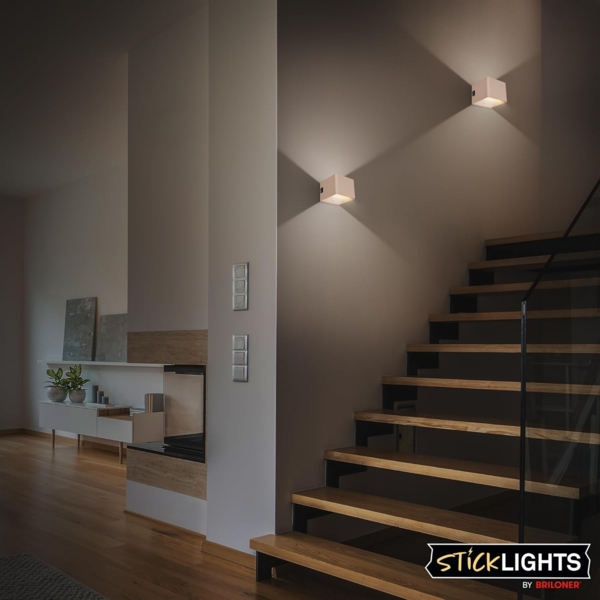 BRILONER Sticklights - LED Wandleuchte ohne Stromanschluss und ohne Bohren mit Bewegungsmelder, Akku, magnetisch abnehmbar, Wandlampe zum Kleben, Leselampe, Wohnzimmerlampe, Flur, 10 x 8 x 10 cm, Beige Bild 3