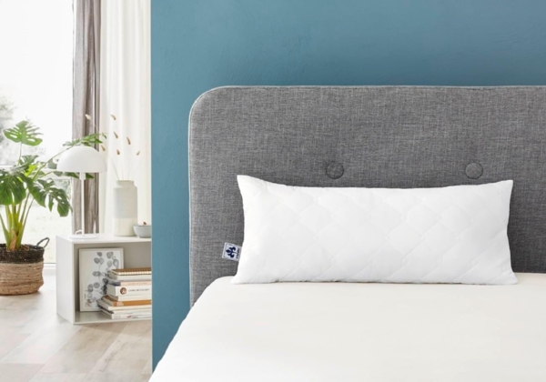 Irisette Kopfkissen Kissen Micro Thermo, Füllung: 100% Hohlfaserkugeln, Bezug: soft und anschmiegsam, Seitenschläfer, Rückenschläfer, Bauchschläfer, waschbar bis 60°C, produziert in Deutschland