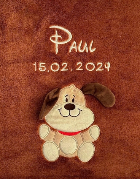 KIDDI-MEDIA Babydecke mit Name und Geburtsdatum Bestickt/kuschelig weich / 1A Qualität (Braun - Hund) Bild 1