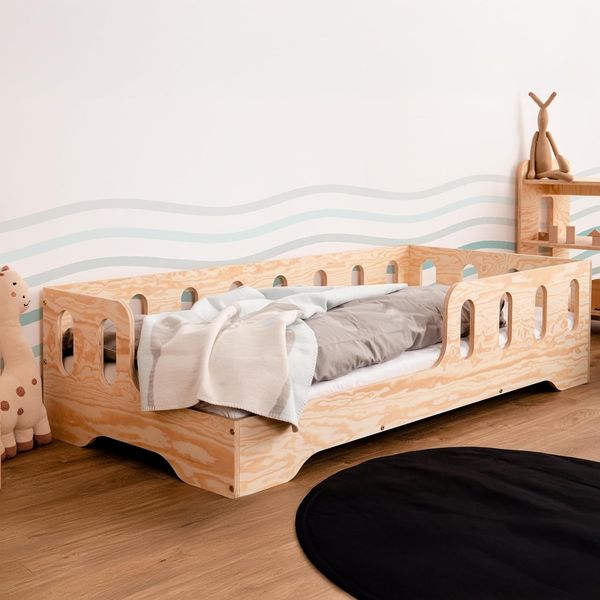 smartwood TILA 1L Kinderbett 70x140 | Montessori Bodenbett mit Lattenrost & Rausfallschutz | Für Jungen & Mädchen | Sicheres und Robustes Holzbett für Kinder ab 3 Jahren