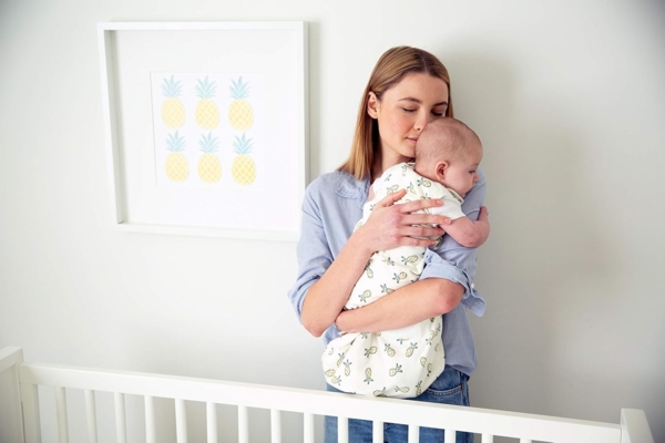 Ergobaby Baby-Schlafsack Winter Neugeborene 56-62 Baumwolle, Winterschlafsack Baby 0-6 Monate TOG 2.5, Pineapples Bild 3