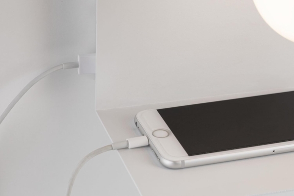 Paulmann No. 79812 Wandleuchte mit Ablage Calvani E27 max. 40W Weiß Metall USB Port Bild 5