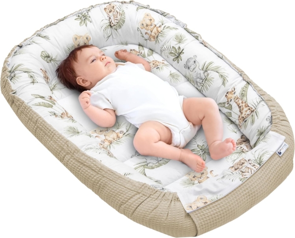 Medi Partners Babynest Kuschelnest Babynestchen 100% Baumwolle Waffle Nestchen Reisebett für Babys Säuglinge 100 x 60 x 15 cm Sicherer Verschluss (Safari mit Grauer Waffel)
