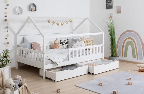 Ticaa Hausbett Kay mit Rausfallschutz und Schubkasten aus Kiefer, Kinderbett 90x200, inkl. Dach, mit Rollrost