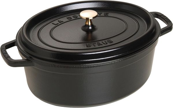 STAUB Gusseisen Bräter/Cocotte, oval 33 cm, 6,7 L, Aromaregen Funktion, Für alle Herdarten geeignet, Schwarz