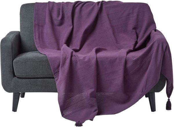 Homescapes extra große Tagesdecke Rajput, lila, Wohndecke aus 100% Baumwolle, 255x360 cm, Sofaüberwurf/Couchüberwurf in RIPP-Optik