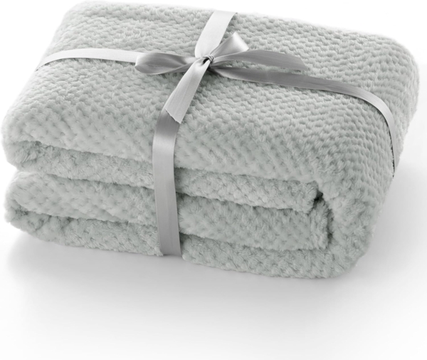 DecoKing Kuscheldecke 150x200 cm Stahl Decke Microfaser Wohndecke Tagesdecke Fleece weich sanft kuschelig skandinavischer Stil grau anthrazit Henry Bild 3