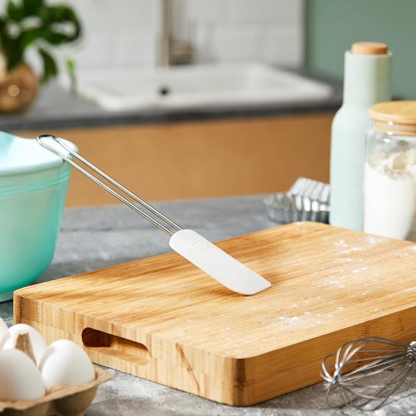 Dr. Oetker Teigschaber 26cm, Küchenschaber aus Edelstahl mit Funktionsteil aus Silikon, zum Verstreichen und Ausschaben, (Farbe: weiß-silber), Menge: 1 Stück Bild 2