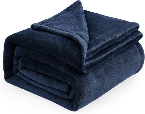 BEDSURE Kuscheldecke Flauschig Decke Fleecedecke - Wohndecke Warm Winter Weich, Sofadecke XXL, Decke Couch Blanket, Kuscheldecke Große, Wohn- & Kuscheldecken 220x240 cm, Sofa überwurfdecke Blau Navy