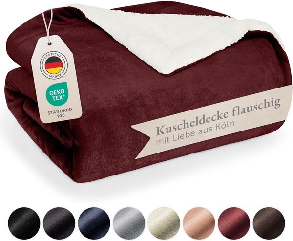 Blumtal Premium Sherpa Kuscheldecke 130x150 cm - warme Decke Oeko-TEX® zertifizierte Dicke Sofadecke, Tagesdecke oder Wohnzimmerdecke, Dunkelrot
