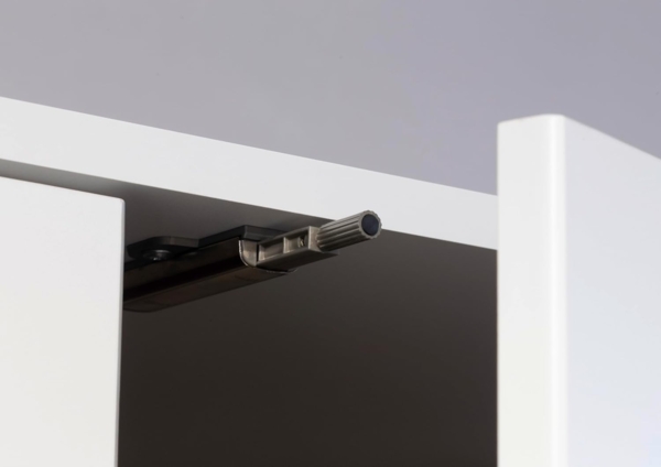 Rauch Möbel Nabila Kleiderschrank für Schlafzimmer, Kinderzimmer, Jugendzimmer, 4-türig, 4 Schubladen, Push-to-Open, Zubehör Premium, Farbe Grau metallic, Schwarz/Eiche Artisan, Holz, Breite 187cm Bild 11