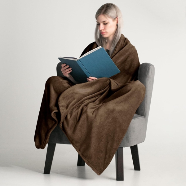 DecoKing Kuscheldecke 160x210 cm braun Decke Microfaser Tagesdecke Fleece weich sanft kuschelig Schoko Brown Chocolate Mic Bild 5