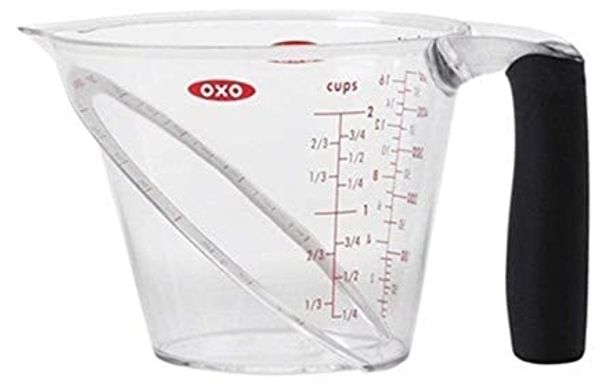 OXO Good Grips abgewinkelter Messbecher mittelgroß, 500 ml – spülmaschinenfest