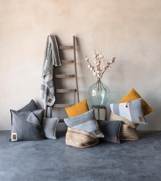 Knit Factory Uni Kissen 60x40 cm Glatt Gelb Bild 6