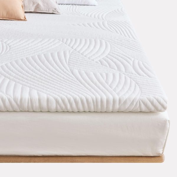 Sweetnight Topper 140x200 cm,Matratzen Topper Viscoelastische Matratzenauflage Gelschaum Matratzentopper 140x200,Gel Memory Foam Topper,mit Abnehmbarem und Waschbarem Bezug,5cm Höhe, Weiß