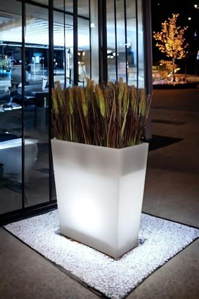 Arnusa Pflanzkübel LED Blumenkübel beleuchtet Farbwechsel RGB 70x59 cm groß PL403S, Akku Modus kabellos und Netzbetrieb Blumentopf modern