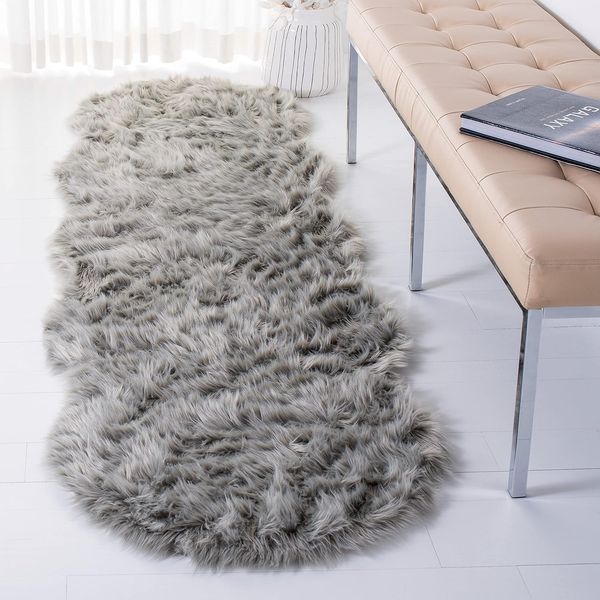 SAFAVIEH Modern Teppich für Wohnzimmer, Esszimmer, Schlafzimmer - Faux Fur Collection, Hoher Flor, Grau, 76 X 244 cm