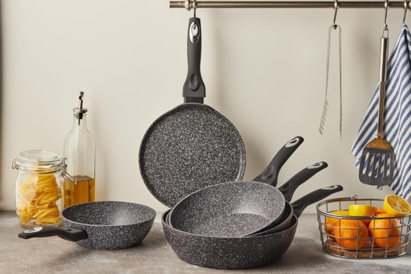 RESTO Kitchenware Bratpfanne Antlia, tiefe Pfanne mit ergonomischem Soft-Touch-Griff, Aluminium (1-tlg), Marmor-Antihaftbeschichtung, 4-lagig, für alle Herdarten geeignet Bild 6