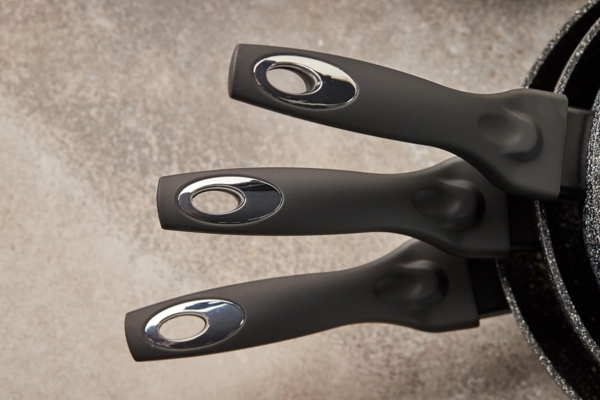 RESTO Kitchenware Bratpfanne Antlia, tiefe Pfanne mit ergonomischem Soft-Touch-Griff, Aluminium (1-tlg), Marmor-Antihaftbeschichtung, 4-lagig, für alle Herdarten geeignet Bild 7