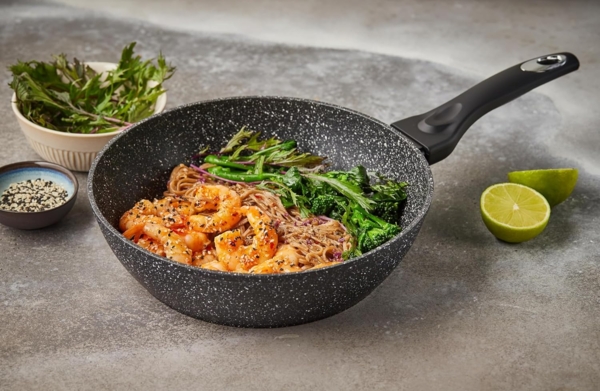 RESTO Kitchenware Bratpfanne Antlia, tiefe Pfanne mit ergonomischem Soft-Touch-Griff, Aluminium (1-tlg), Marmor-Antihaftbeschichtung, 4-lagig, für alle Herdarten geeignet Bild 5