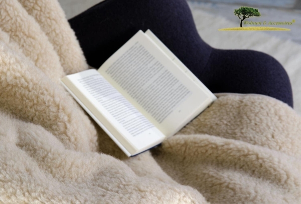 Wolldecke Dicke Wolldecke (Bettdecke) Nuss 135x200cm aus 100% Merinowolle, Wohnen und Accessoires GmbH & Co. KG, warm und atmungsaktiv Bild 5