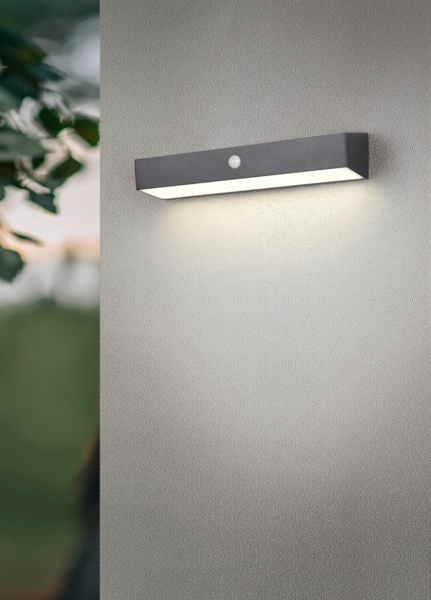 Solar Wandleuchte SILVES auch per USB aufladbar mit Bewegungsmelder, Breite 30cm Bild 5