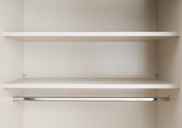 Staud Schwebetürenschrank 3-türig Sinfonie Plus H240 x B298 Weiß Innenausstattung-Sets Basic Bild 7